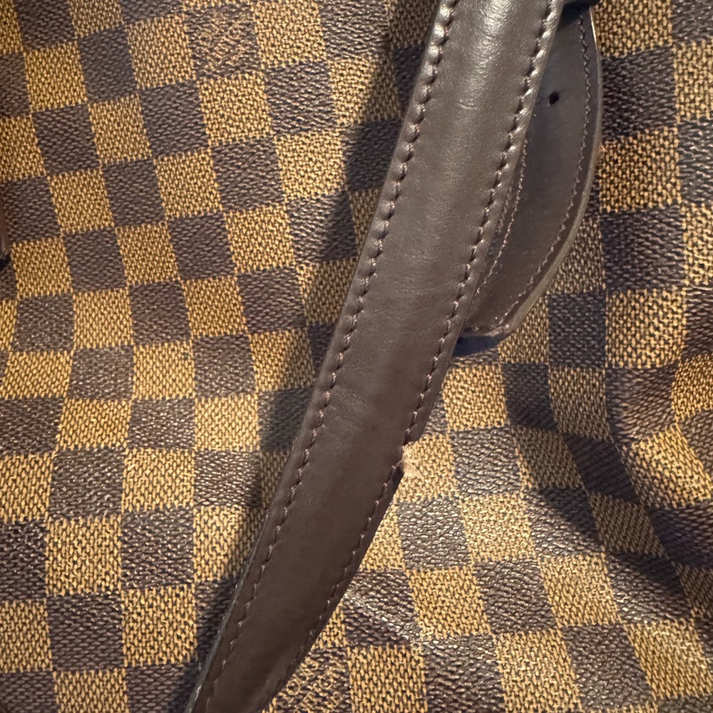 Louis Vuitton Chelsea Leather Handbag - Picture 2 of 6